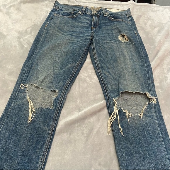rag & bone/JEAN Boyfriend Buckley Ripped-Knee Jeans 28848 - Picture 3 of 13